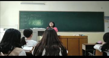 圖片包含 人員, 牆壁, 室内, 婦女描述已自動生成